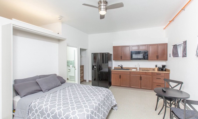 Huffman - O' Malley Apartment | Chugach Mountain View Premium ll Suite 203