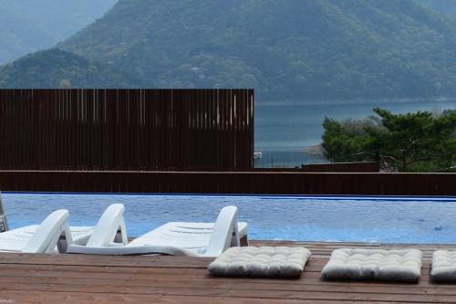 Chungju Villa | Chungju Psyche Pool Villa