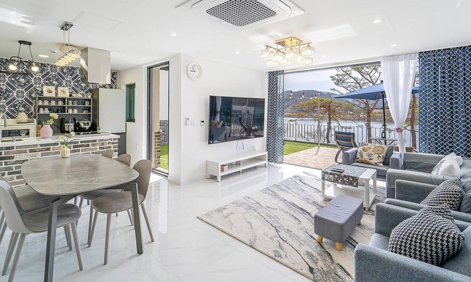 Cheongyang House | Chungnam Cheongyang Kongmaea Poolvilla