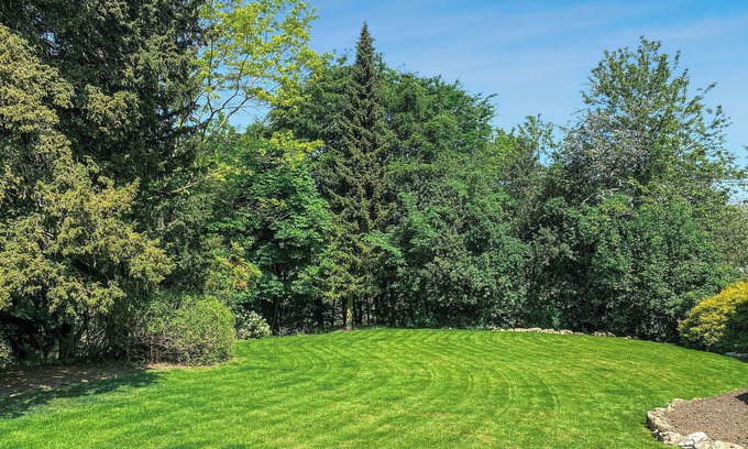 Matlock Cottage | Church Cottage nestles in the grounds of the Old Vicarage in Darley Bridge.