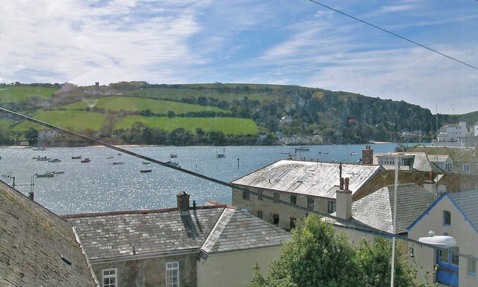 Salcombe Cottage | CHURCH ST 1 UPPER APARTMENT
