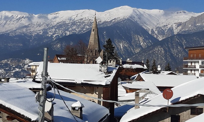 Sauze d'Oulx Apartment | Ciabot la Garitula very close to slopes and chairlift, sunny garden, wifi