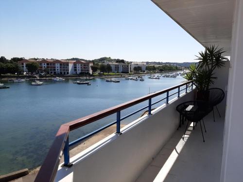 Ciboure Apartment | Ciboure : T4 spacieux avec balcon et véranda, proche golf - FR-1-239-554