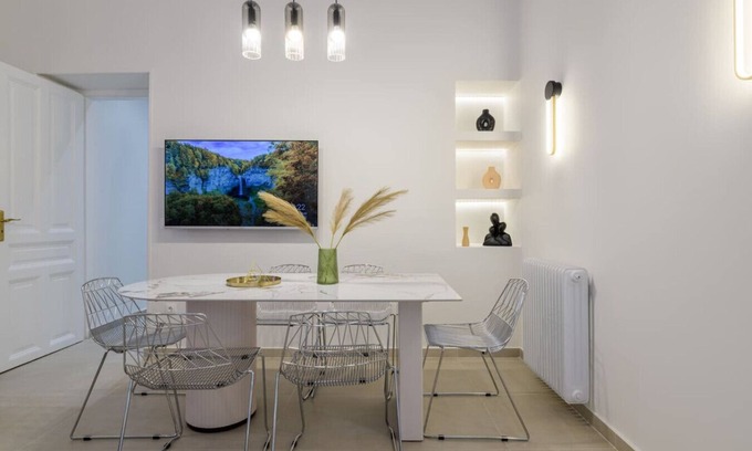 Koukaki House | Cielo Villa 10-3BR 8ppl- 10min metro and Akropolis