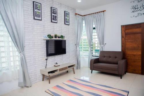Kuantan House | CikJah Guest House SEMI-D