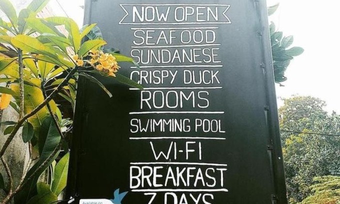Carita Bed & Breakfast | Cinde wulung bed & resto