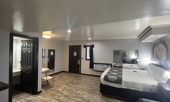 Cicero Hotel | Cindy Lyn Motel