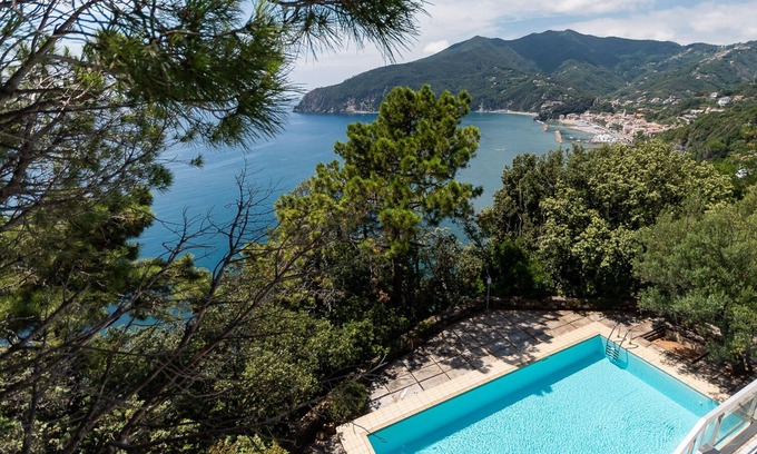 Moneglia Villa | Cinque Terre Villa Elisabetta, sea view & pool