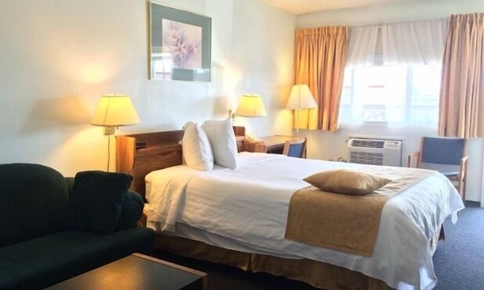 Olds Hotel | Circle 5 Motel