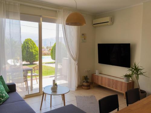 Sternes Apartment | Cisterna Apartment - Shared Pool