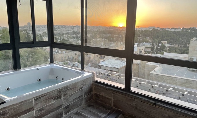 Kiryat Shmuel Apartment | Citadel of the Kings View Suite facing all of Jerusalem