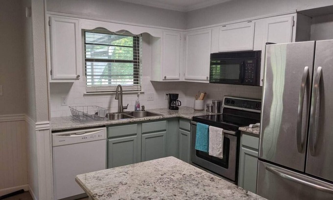 Northeast Pensacola House | Citadel~quiet~centrally located