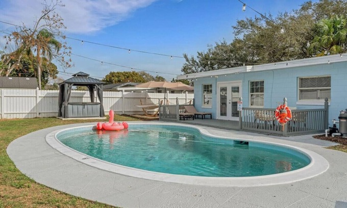 Goldenrod House | Citrus Oasis: 4BR Pool Home