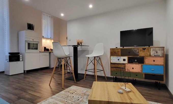 Szekesfehervar Apartment | City Bell