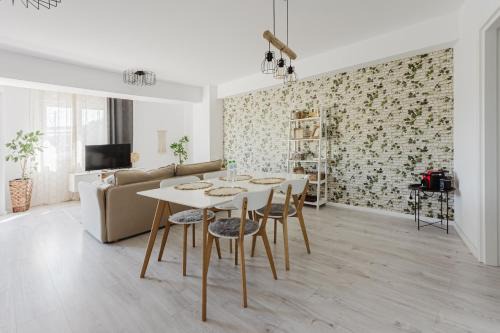 Resita Apartment | City Center Accommodation - 108