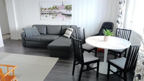 Pori Apartment | City center apartment with late check-in and -out