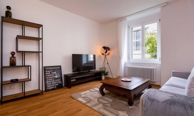 Werd Apartment | City Centre Charming & Homely 2-BR Apt- 1A