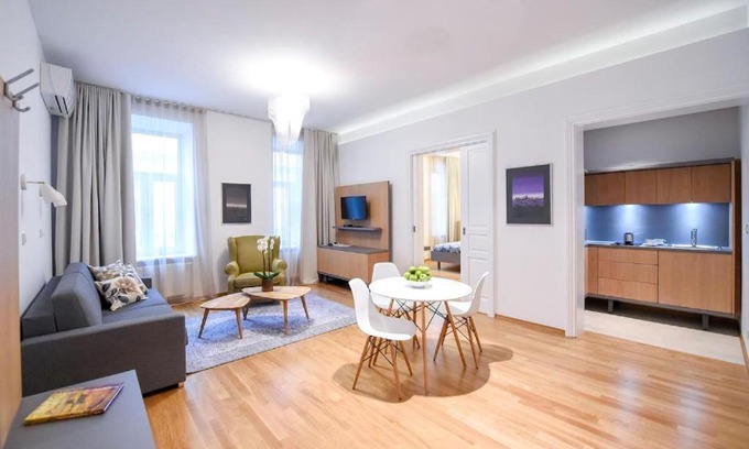 Ljubljana City Centre Apartment | City Centre Chic Apartment Ljubljana 2/4