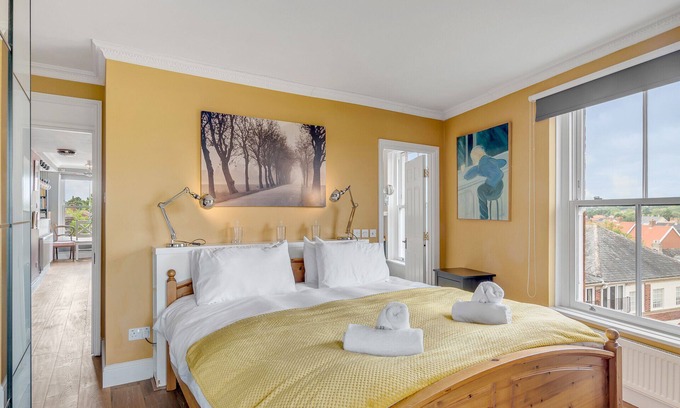 Norwich Apartment | City Heights View with Rooftop Garden & Views