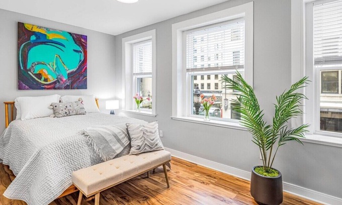 Downtown Wilmington Apartment | City life in style at The Warner