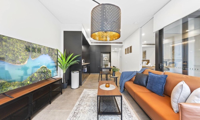 Macquarie Park Apartment | City Living | 1-Bed apt + Study close MQ Station