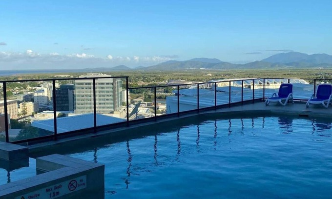 Townsville Apartment | City living with Ocean Views - Highpoint Apartments
