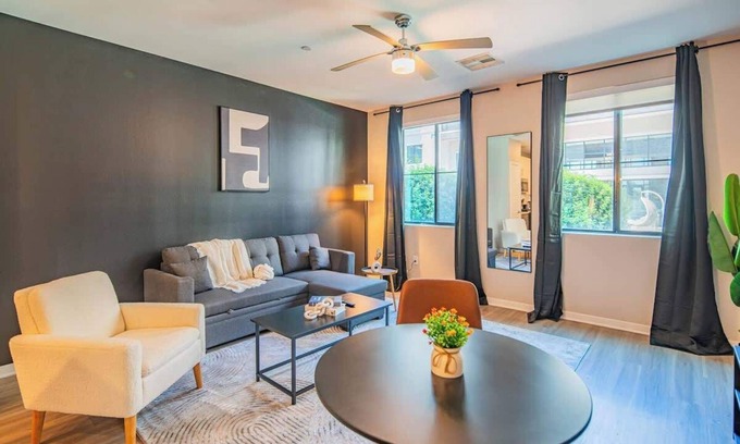 Orange Heights Apartment | City Stay | Pool, Gym, W/D, Parking & Dog Park