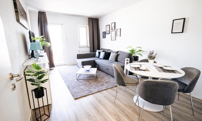 Mannheim Apartment | City Suite - 5 Min to HBF