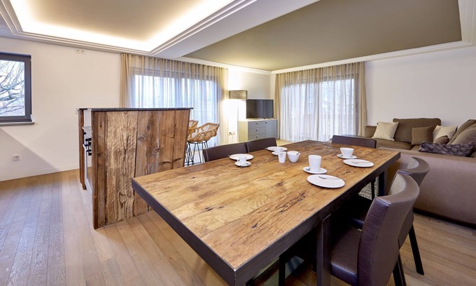 Murnau am Staffelsee Apartment | City suites murnau- Suite 8 to 5 pers., 2nd floor, large south-facing balcony, BBQ, WLAN, SAUNA HAUS