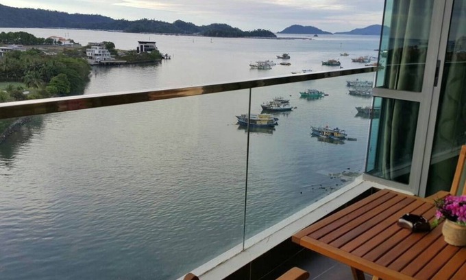 Downtown Kota Kinabalu Apartment | City Sunset Seaview 4 Bedroom Condo