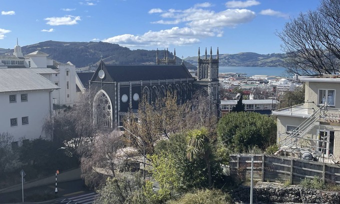 Dunedin City Centre House | City Views on Rattray, Large and luxurious close to town