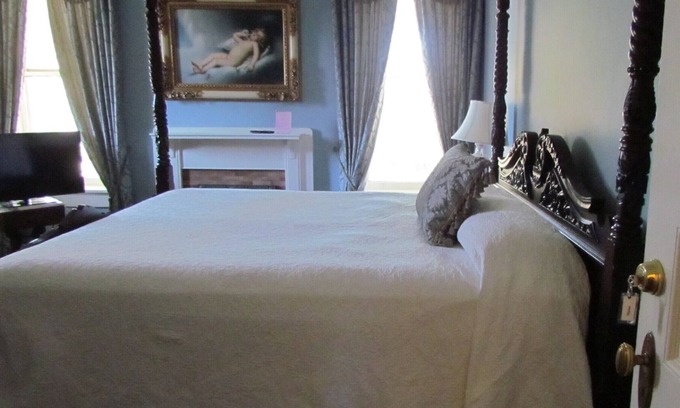 Natchitoches Bed & Breakfast | Clairee's Room at Steel Magnolia House
