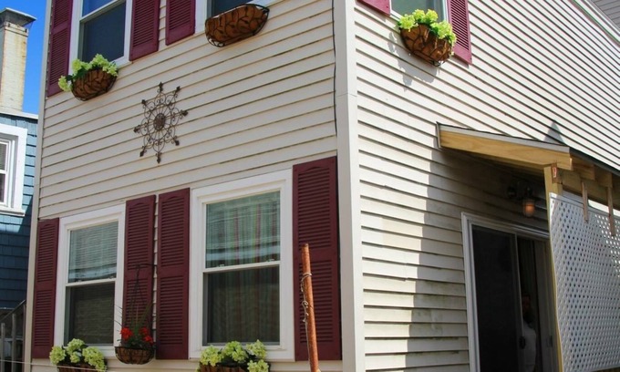 Camp Ellis Cottage | Clamshell Cottage Saco Maine , pet friendly ,Close to beach ,ocean View