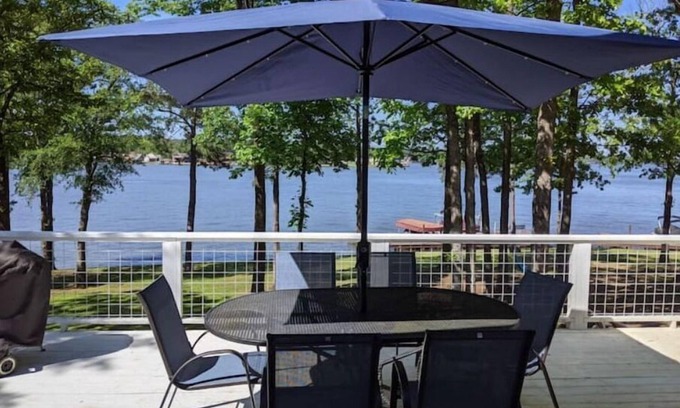 Scroggins Cabin | Clancy's Canoe: Lakefront Cypress Springs Cabin, Boat Slip, Kayak, Deck & More