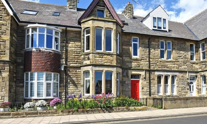 Alnmouth Cottage | CLAREMOUNT, pet friendly, country holiday cottage in Alnmouth