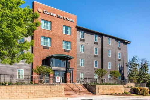 Castleberry Hill Hotel | Clarion Inn & Suites Atlanta Downtown