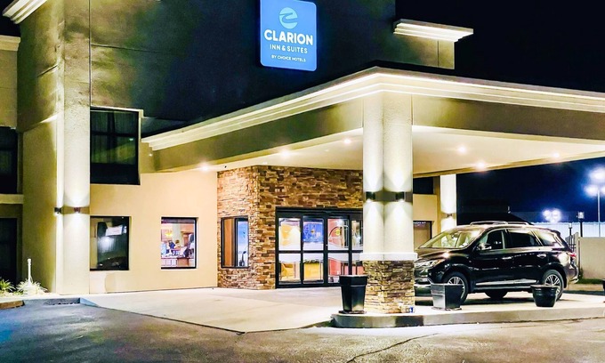 Evansville Hotel | Clarion Inn & Suites