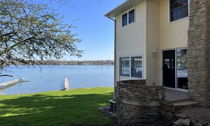 Clarklake Cottage | Clarklake Lakefront! 3+ Bedroom, 2 Full Bath Cottage!