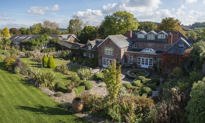 Cornwall House | Classic Country House with Heated Indoor Pool Complex and Private Walled Garden