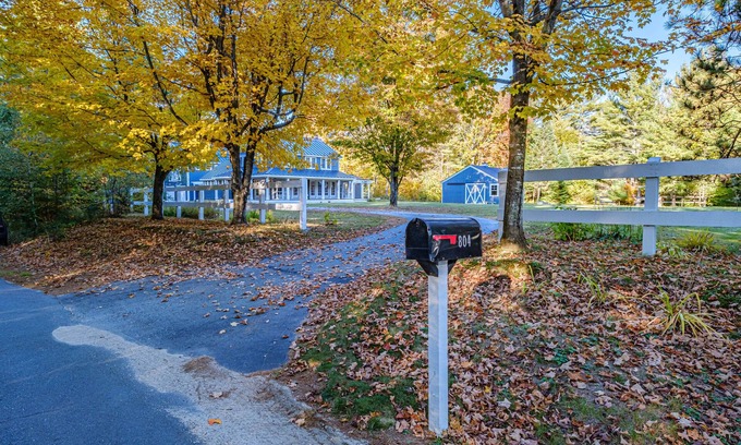 South Oxford House | Classic farmhouse with modern amenities; close to White Mountain National Forest