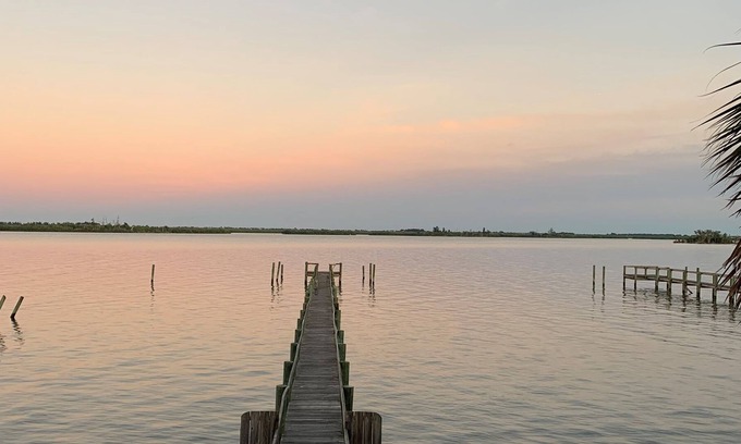 Sebastian House | Classic Florida Cottage - Access to Private Dock