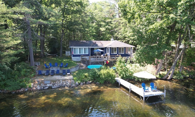 Casco House | Classic Maine Cottage on Water's Edge