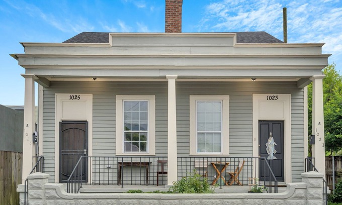 Lower Garden District House | Classic NOLA Stay w/Backyard