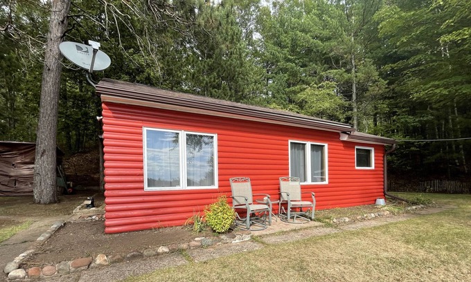 Iron River Cabin | Classic Northwoods Cabin