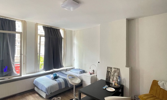 Frederik Hendrikbuurt Apartment | Classic Room , simple Room city centre