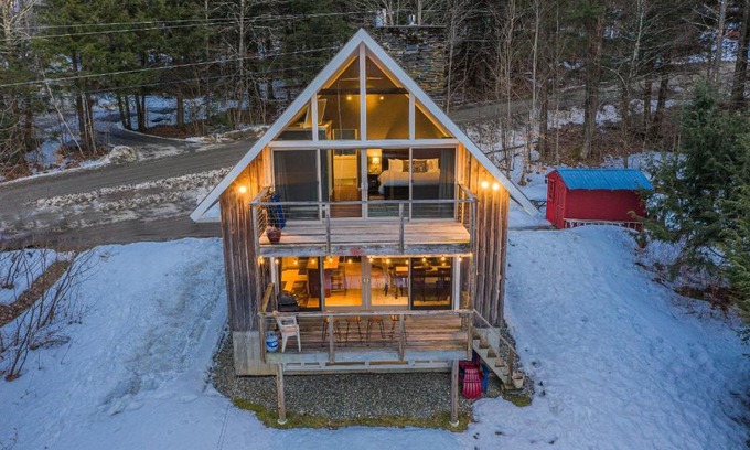 Stowe Ski Chalet | Classic Stowe Ski Chalet chalet
