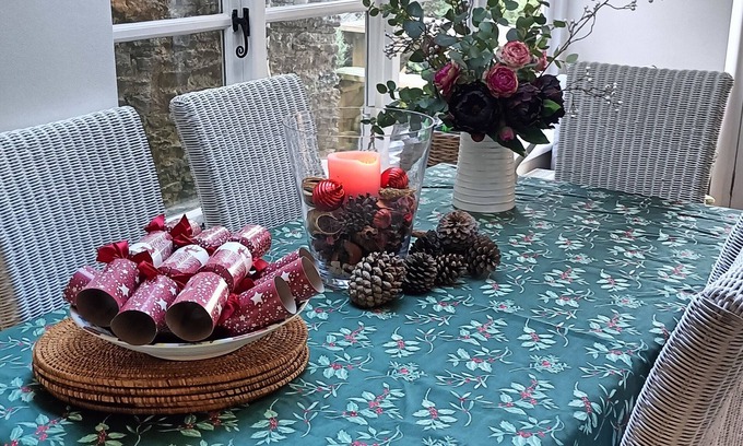 Southrop Cottage | Classic Two Bedroom 17th Century Cottage Situated in Southrop,in the Cotswolds