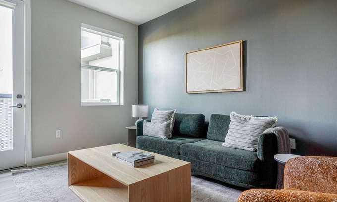 Walnut Creek Apartment | Classic Walnut Creek 1BR w/ A/C, Pool & W/D, near BART, by Blueground