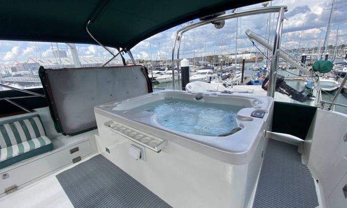 Hamworthy Boat Rental | Classic Yacht Nadine with Hot Tub, Poole Harbour Bay
