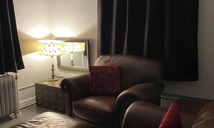 Boone Apartment | Classy Retro Suite "Preferred Partner of Rail Explorers" Pets OK